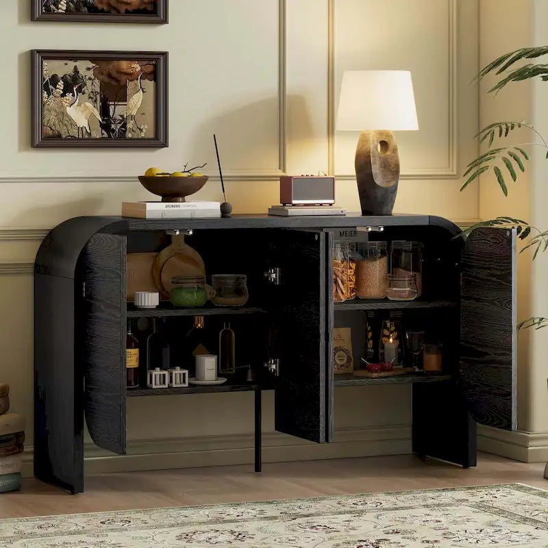 Sideboard aus Holz mit geschwungenen Kanten und verstellbaren Einlegeböden