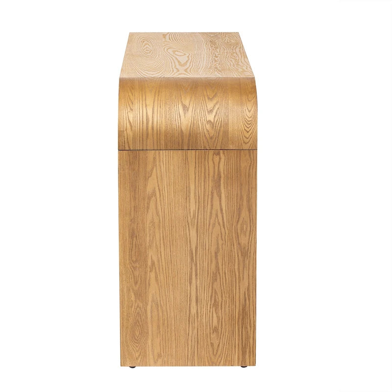 Sideboard aus Holz mit geschwungenen Kanten und verstellbaren Einlegeböden