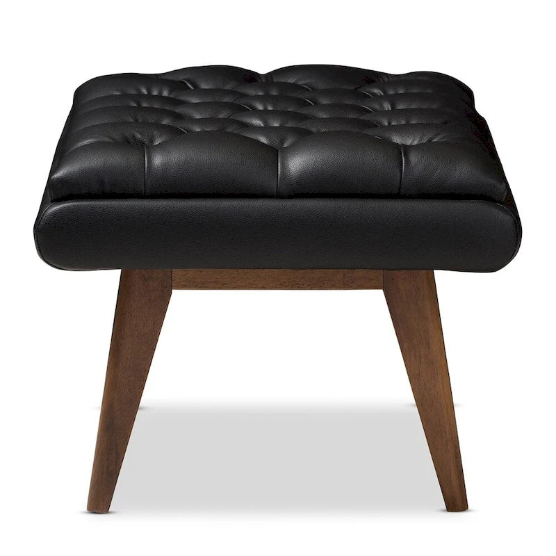Polsterhocker im Mid-Century-Modern-Stil mit Fußstütze, Massivholzbeinen und als Akzentsitz fürs Wohnzimmer