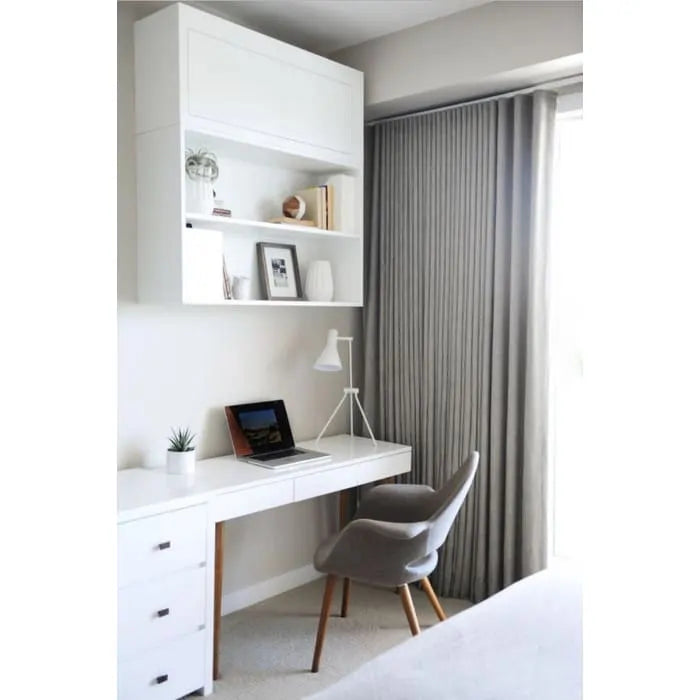 Moderner Sessel aus organischem Polsterstoff mit Beinen aus Naturholz fürs Esszimmer, Büro oder als zusätzlicher Loungesessel