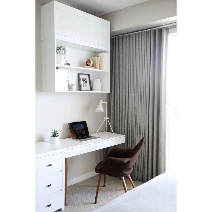 Moderner Sessel aus organischem Polsterstoff mit Beinen aus Naturholz fürs Esszimmer, Büro oder als zusätzlicher Loungesessel