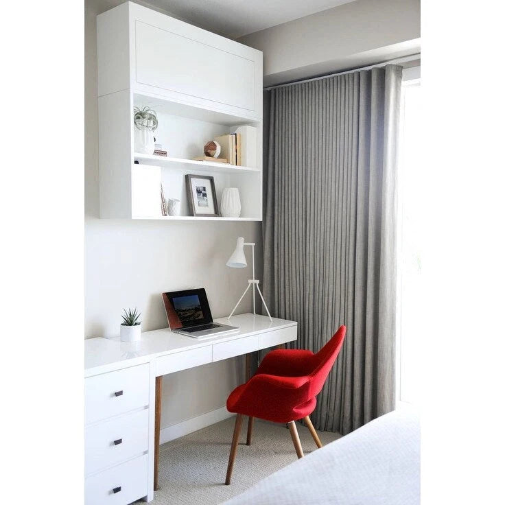 Moderner Sessel aus organischem Polsterstoff mit Beinen aus Naturholz fürs Esszimmer, Büro oder als zusätzlicher Loungesessel
