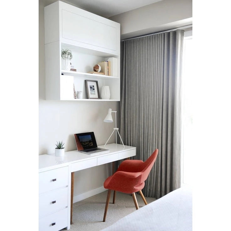 Moderner Sessel aus organischem Polsterstoff mit Beinen aus Naturholz fürs Esszimmer, Büro oder als zusätzlicher Loungesessel