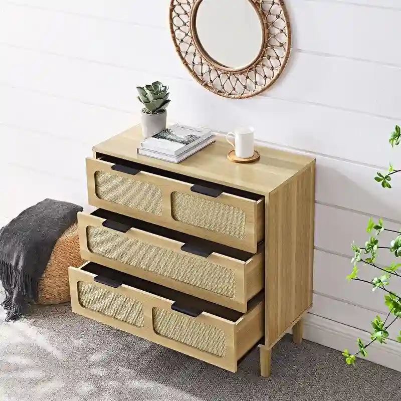 Cassettiera in stile moderno di metà secolo e boho con 3 cassetti in rattan, struttura in MDF e gambe in legno massello