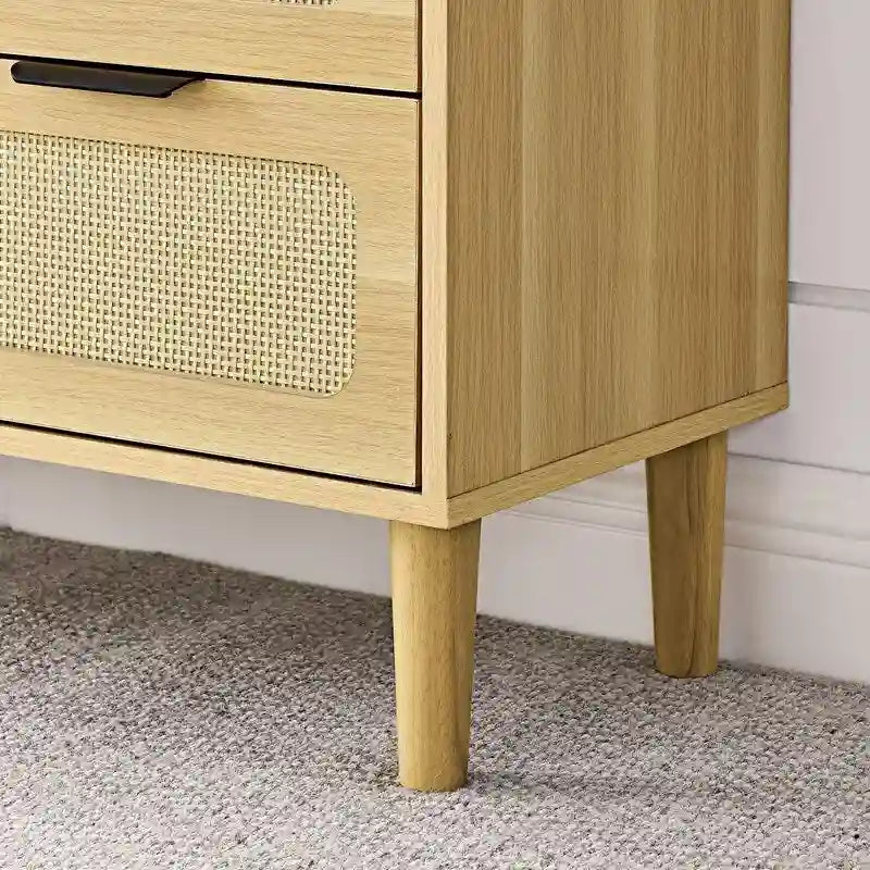 Cassettiera in stile moderno di metà secolo e boho con 3 cassetti in rattan, struttura in MDF e gambe in legno massello