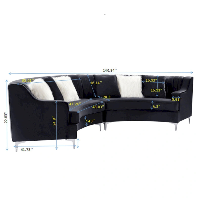 Gepolstertes Samtsofa, geschwungene Couch mit Kissen