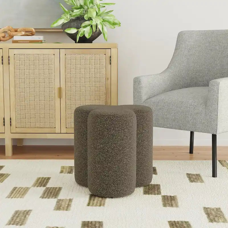 Pouf rotondo a forma di trifoglio con poggiapiedi e tessuto imbottito, seduta decorativa per il soggiorno